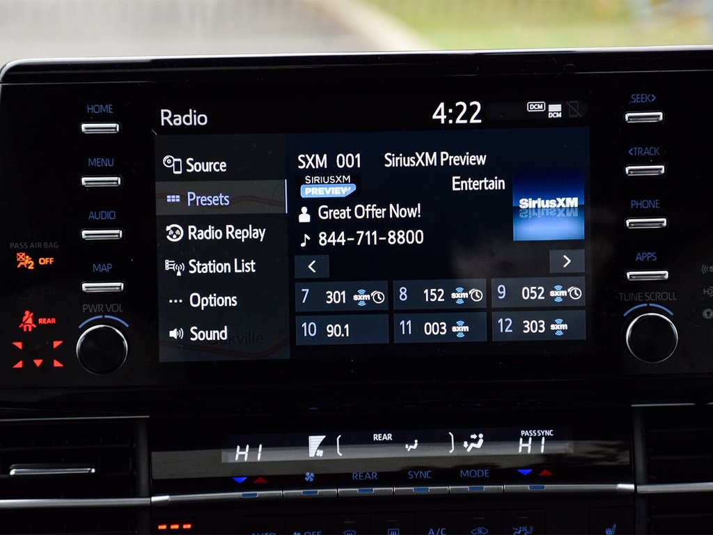 2021 Toyota Sienna XSE in Mississauga, Ontario - 15 - w1024h768px