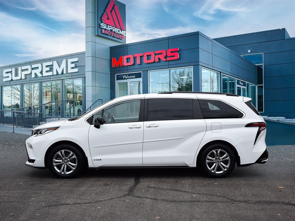 2021 Toyota Sienna XSE in Mississauga, Ontario - 3 - w1024h768px