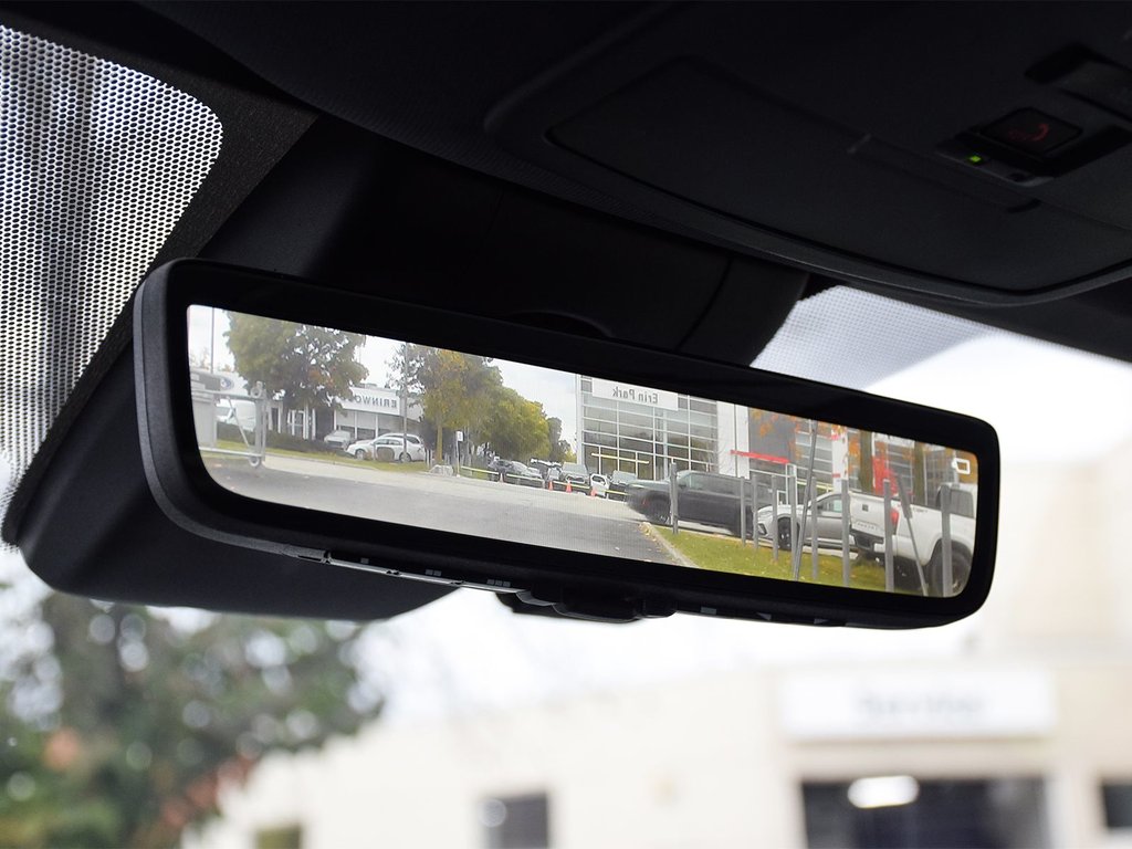 2021 Toyota Sienna XSE in Mississauga, Ontario - 23 - w1024h768px