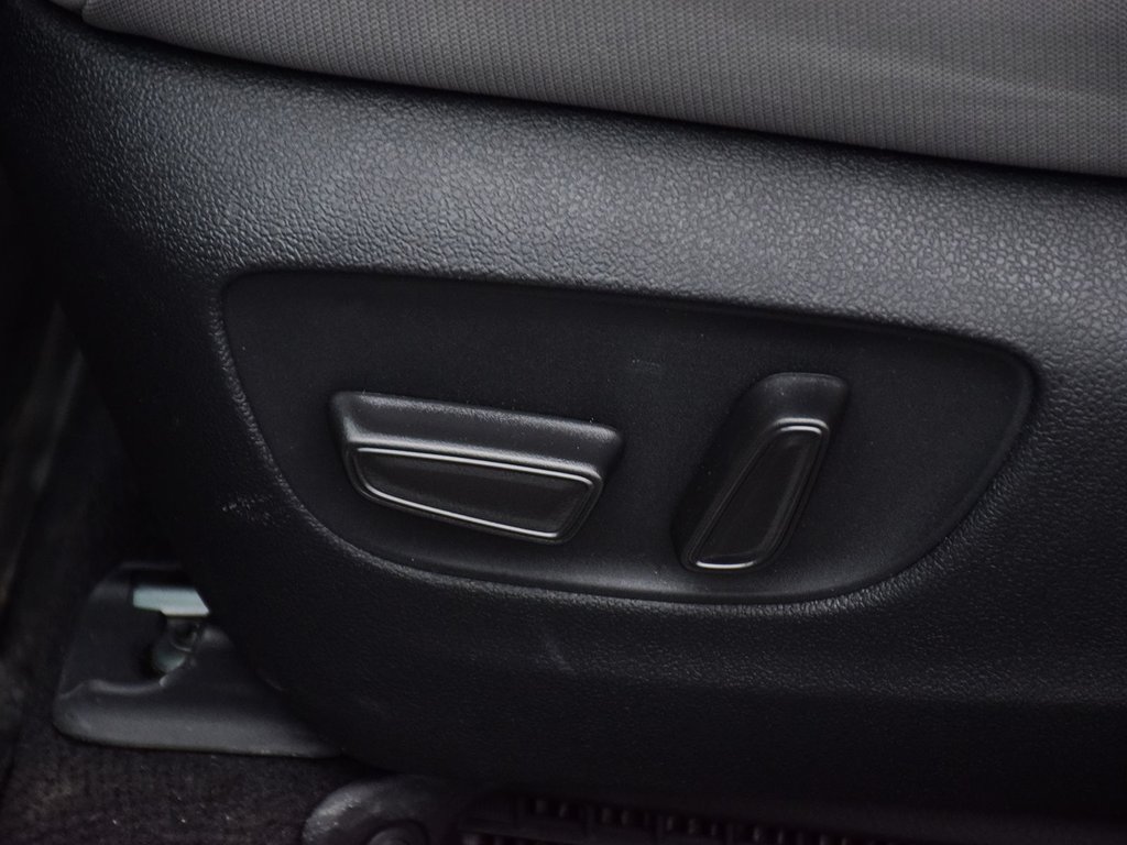 2024 Toyota Sienna LE HYBRID FWD in Mississauga, Ontario - 11 - w1024h768px