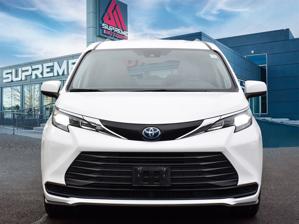 2024 Toyota Sienna LE HYBRID FWD in Mississauga, Ontario - 3 - w1024h768px