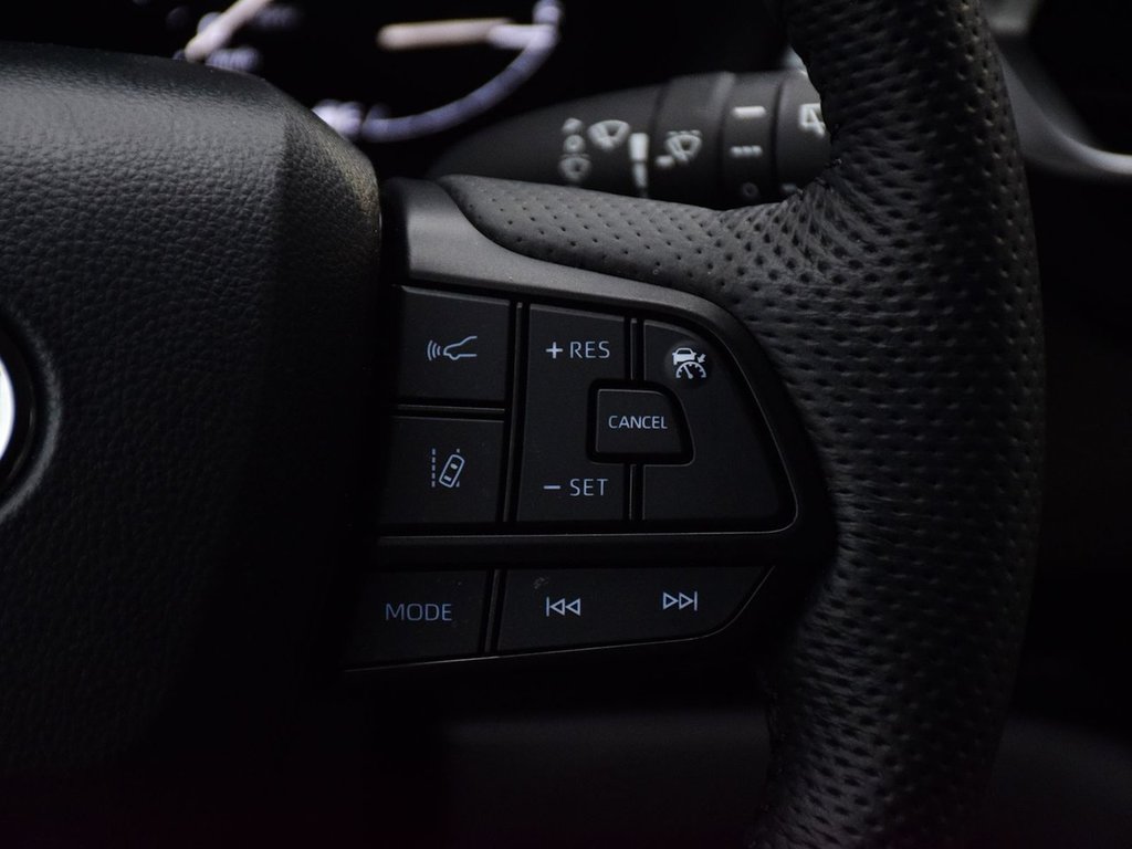 2024 Toyota Sienna LE in Mississauga, Ontario - 21 - w1024h768px