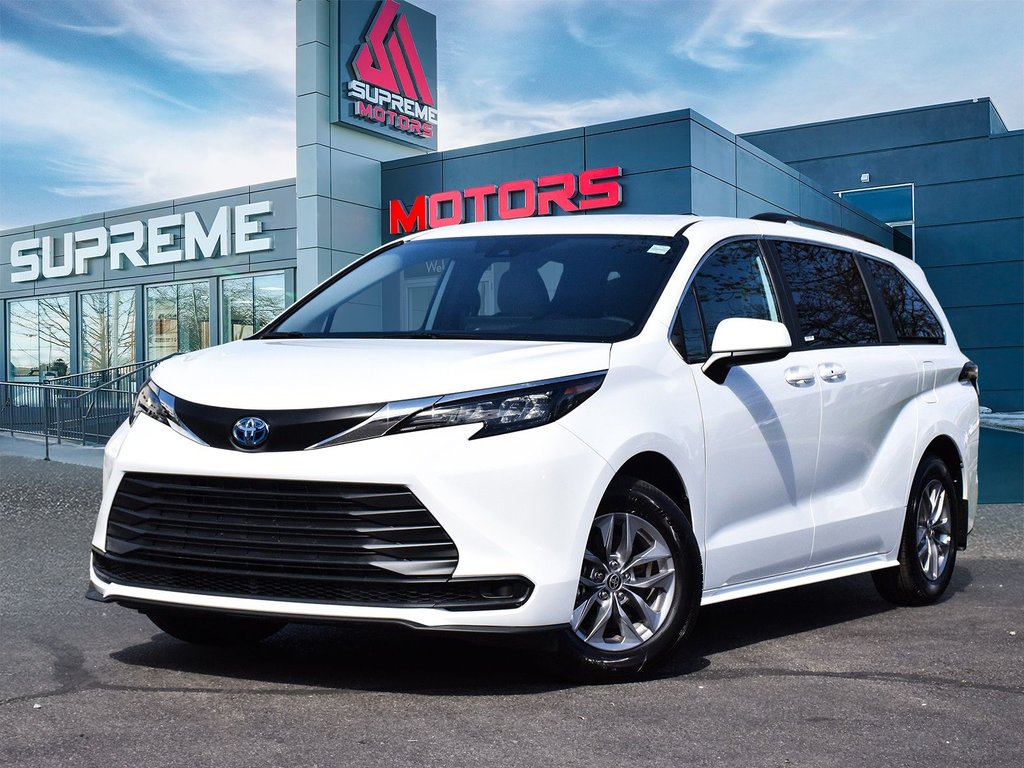 2025 Toyota Sienna LE FWD Hybrid in Mississauga, Ontario - 2 - w1024h768px