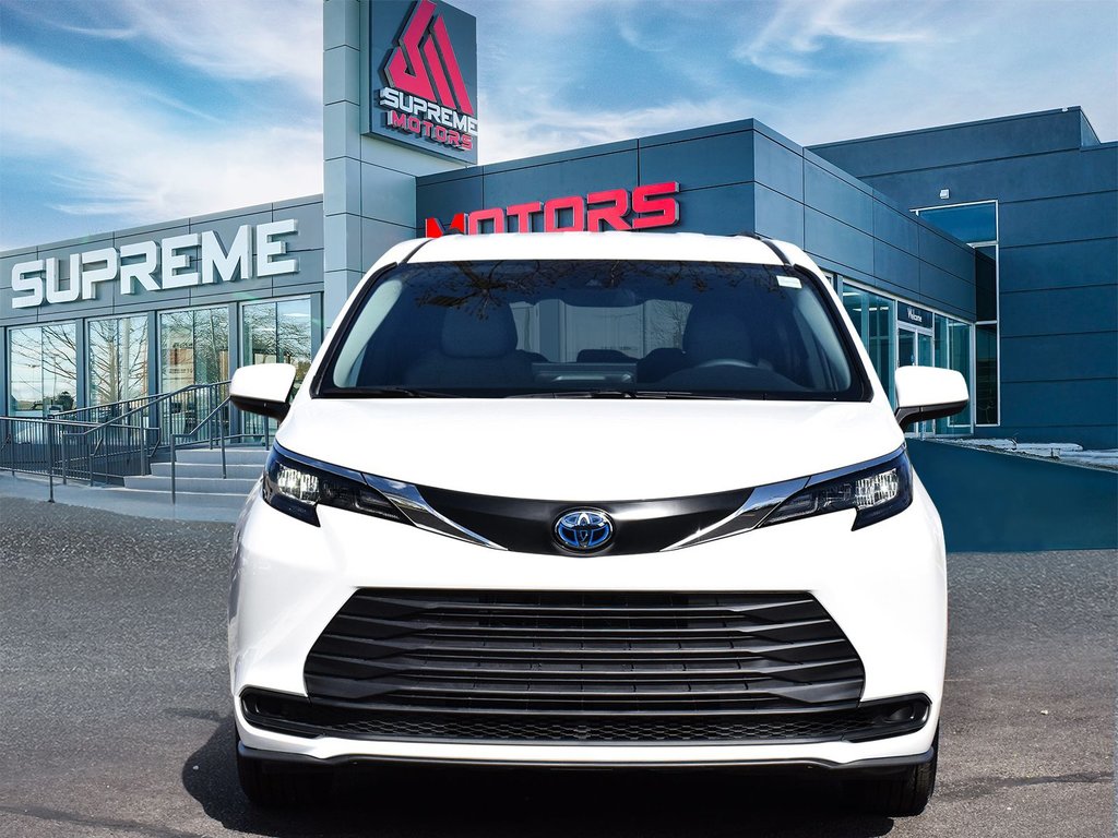 2025 Toyota Sienna LE FWD Hybrid in Mississauga, Ontario - 3 - w1024h768px