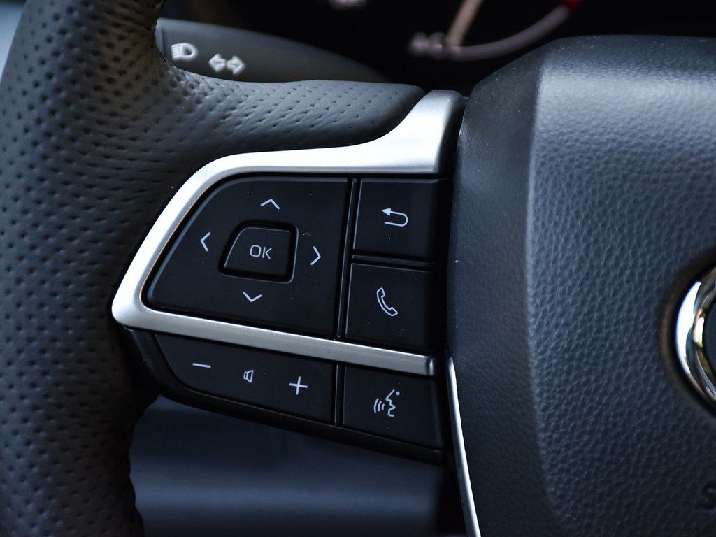 2025 Toyota Sienna XLE FWD Hybrid in Mississauga, Ontario - 20 - w1024h768px
