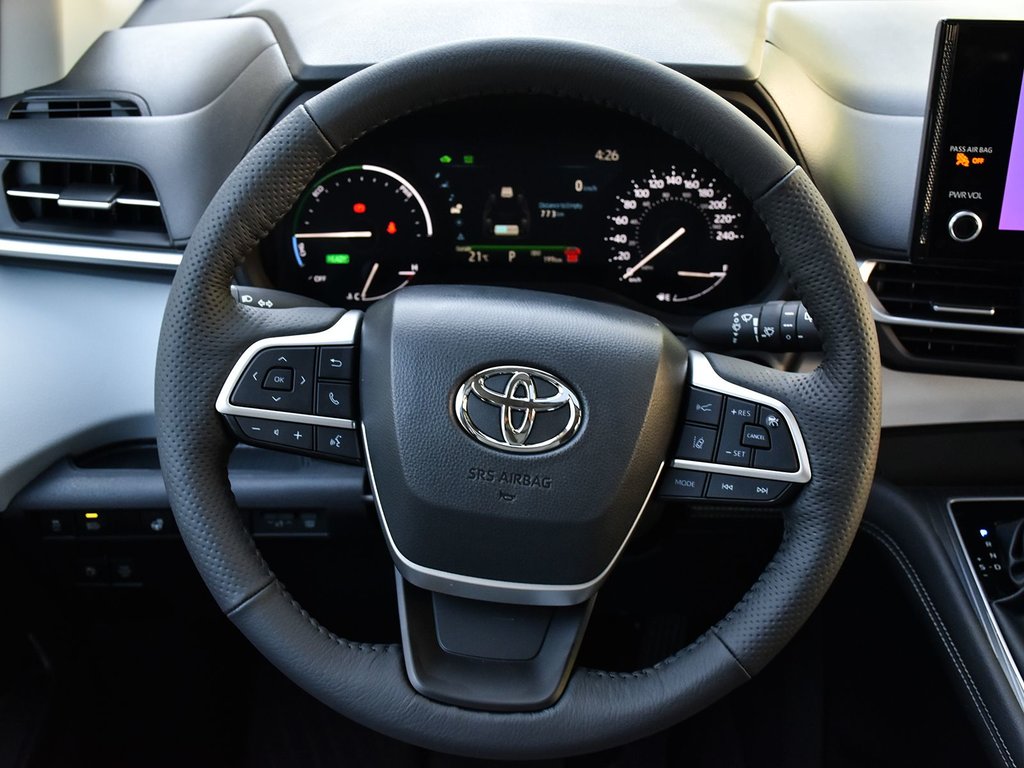 2025 Toyota Sienna XLE FWD Hybrid in Mississauga, Ontario - 18 - w1024h768px