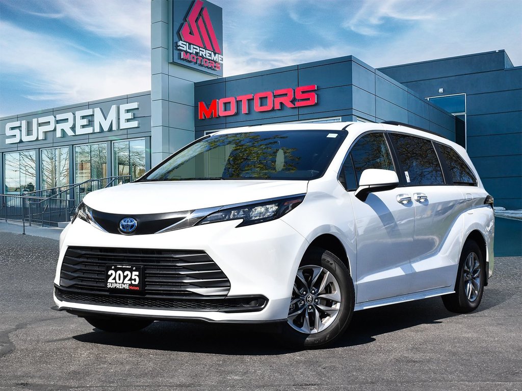 2025 Toyota Sienna XLE FWD Hybrid in Mississauga, Ontario - 2 - w1024h768px