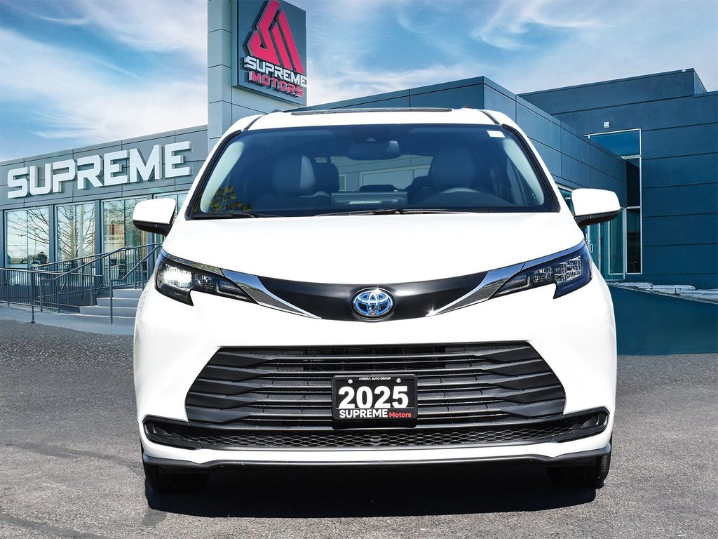 2025 Toyota Sienna XLE FWD Hybrid in Mississauga, Ontario - 3 - w1024h768px