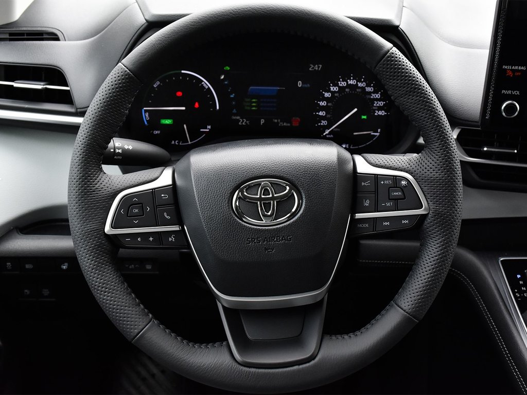 2025 Toyota Sienna HYBRID XLE in Mississauga, Ontario - 17 - w1024h768px