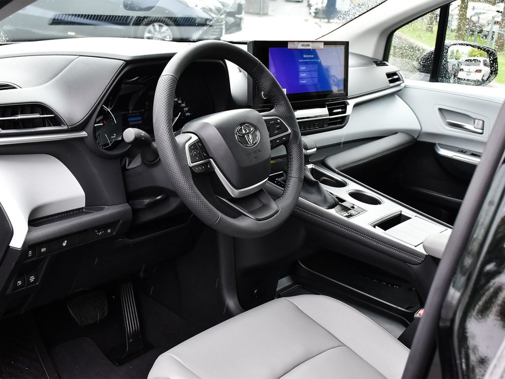 2025 Toyota Sienna HYBRID XLE in Mississauga, Ontario - 6 - w1024h768px