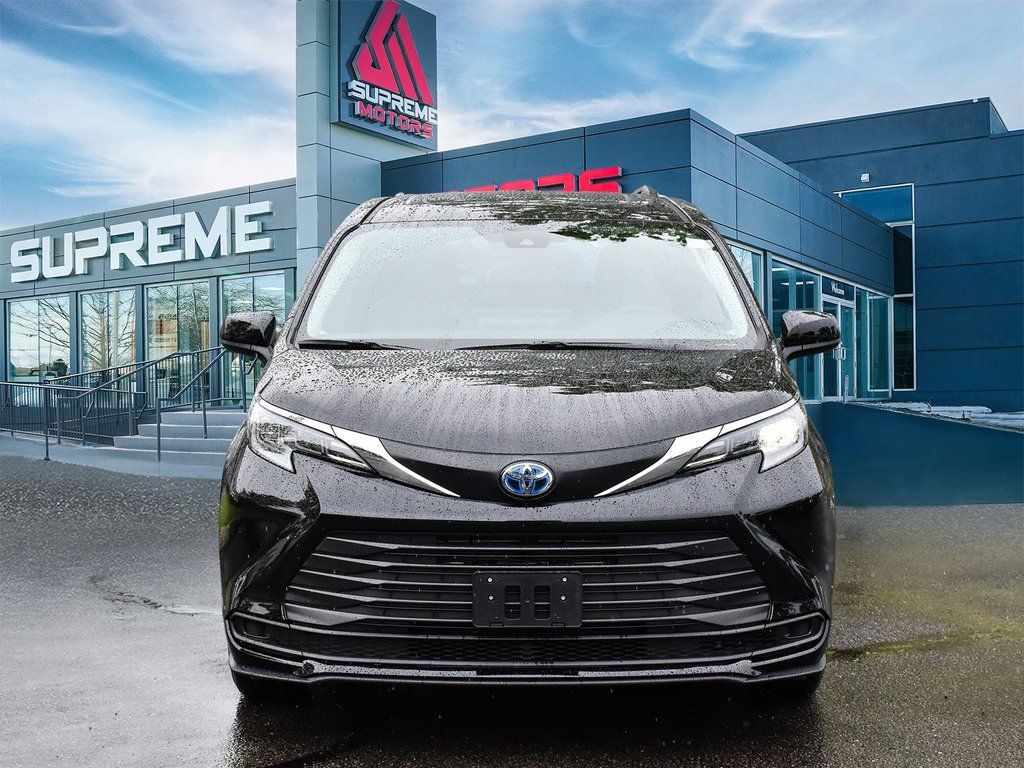 2025 Toyota Sienna HYBRID XLE in Mississauga, Ontario - 2 - w1024h768px