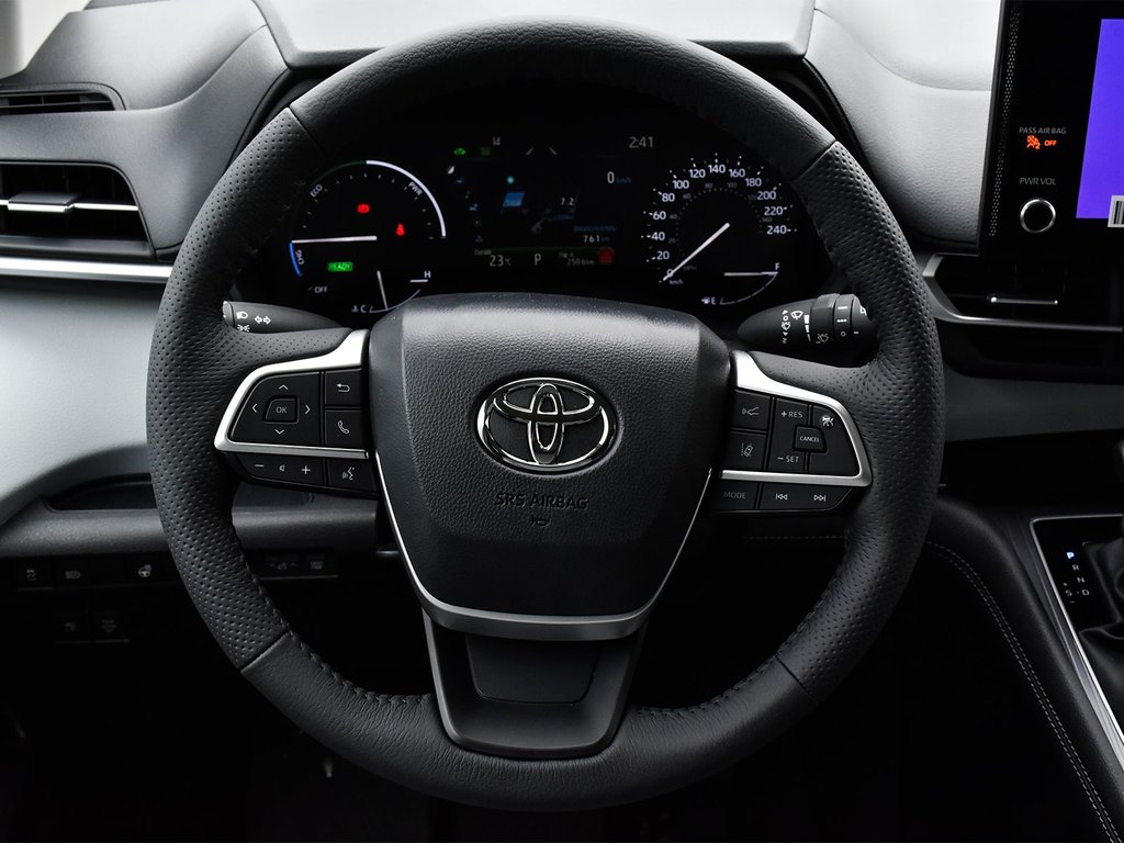 2025 Toyota Sienna Hybrid XLE in Mississauga, Ontario - 18 - w1024h768px