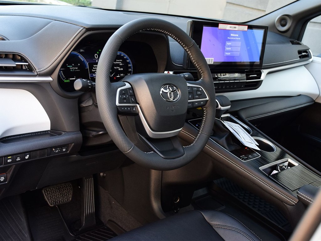 2025 Toyota Sienna XSE in Mississauga, Ontario - 7 - w1024h768px