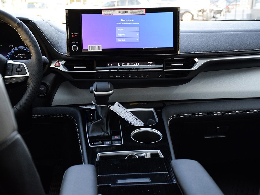 2025 Toyota Sienna XSE in Mississauga, Ontario - 16 - w1024h768px