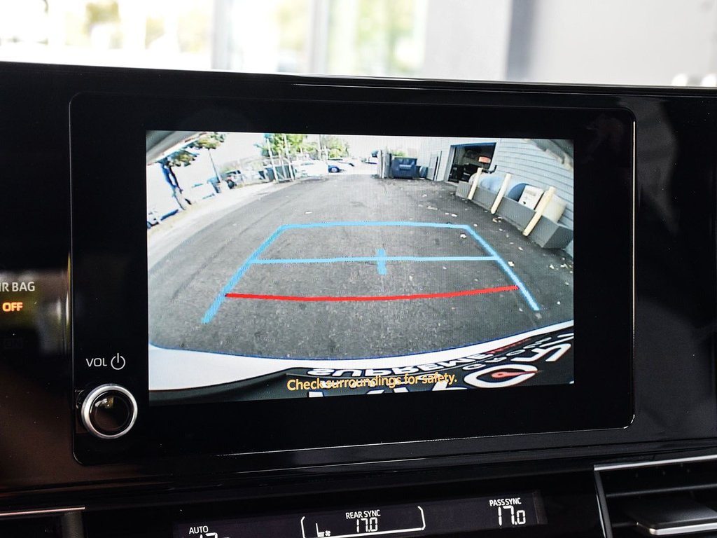 2025 Toyota Sienna LE in Mississauga, Ontario - 23 - w1024h768px