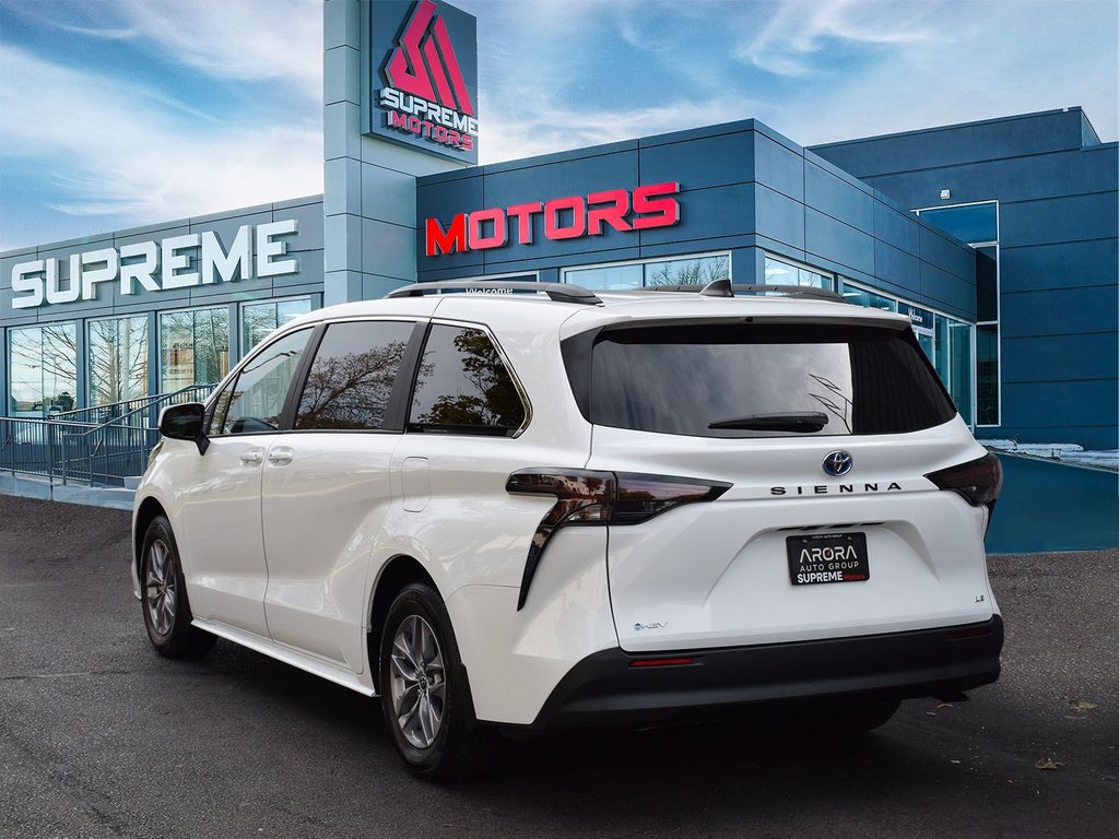 2025 Toyota Sienna LE in Mississauga, Ontario - 5 - w1024h768px