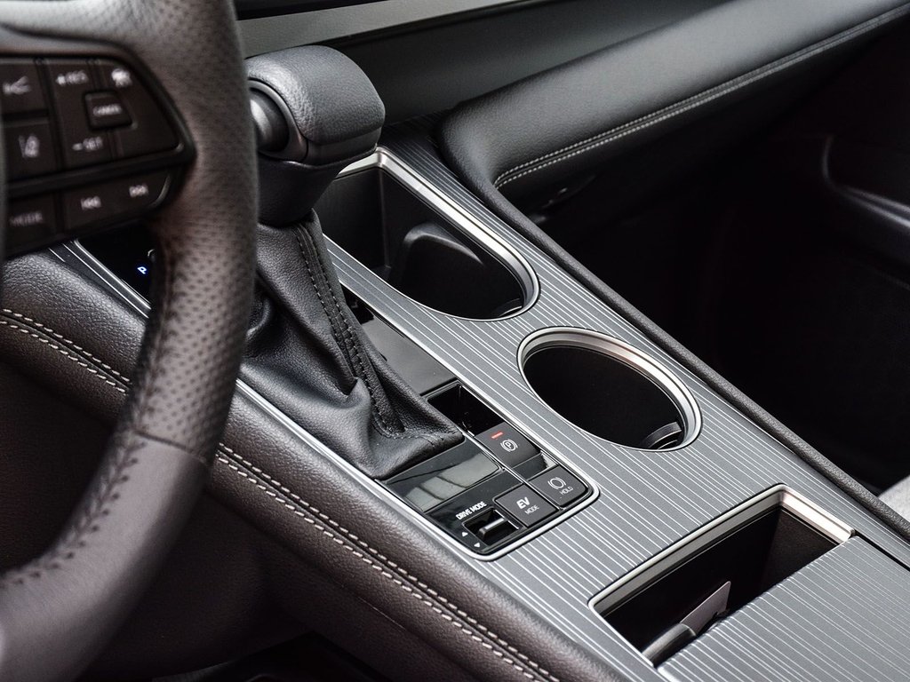 2025 Toyota Sienna LE in Mississauga, Ontario - 9 - w1024h768px