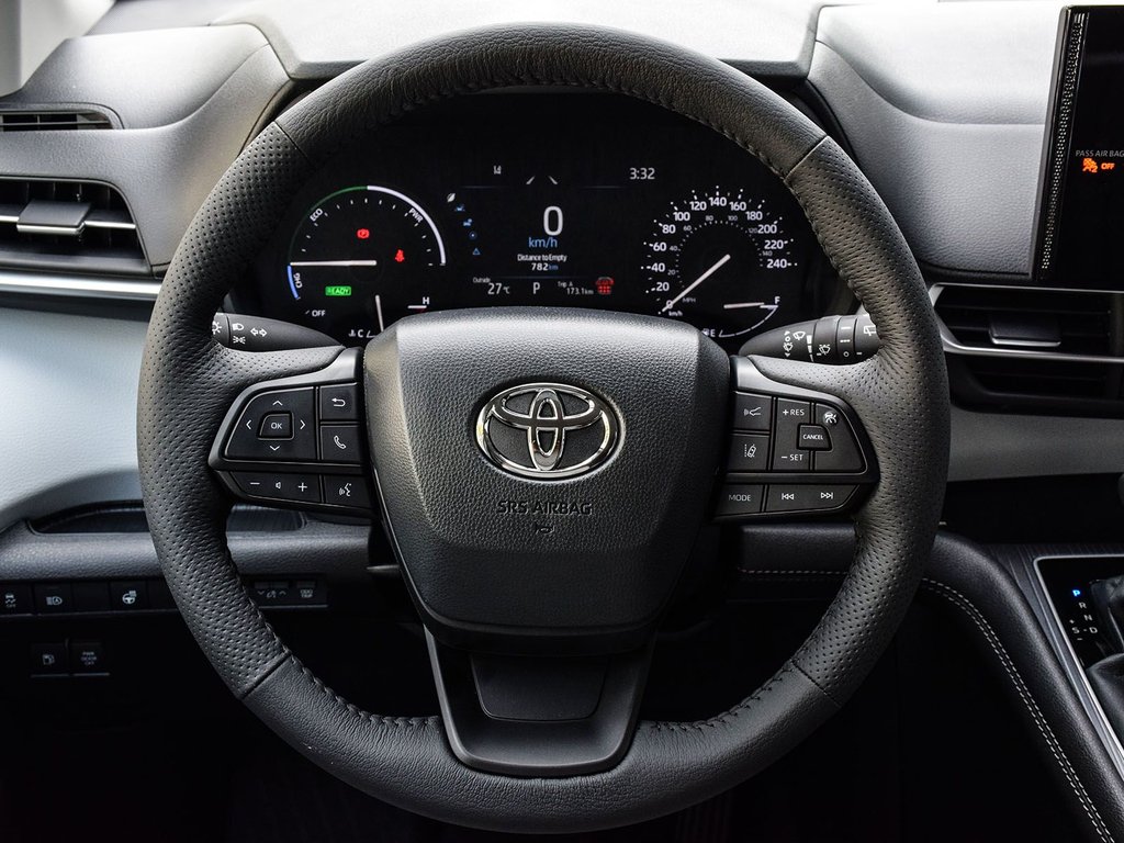 2025 Toyota Sienna LE in Mississauga, Ontario - 19 - w1024h768px