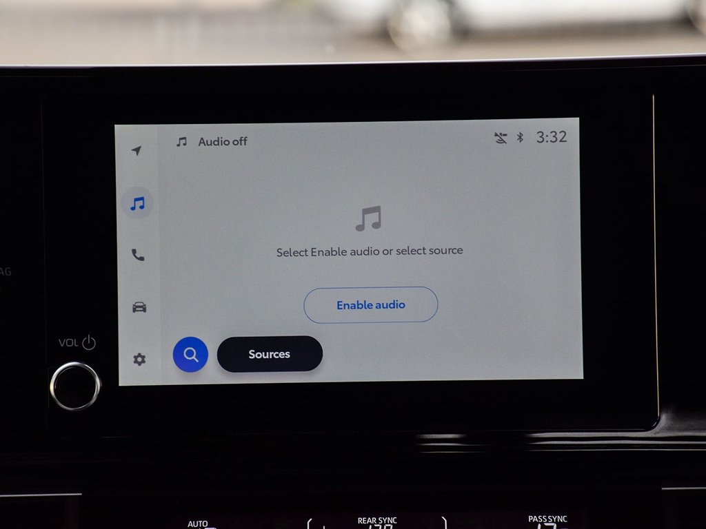 2025 Toyota Sienna LE in Mississauga, Ontario - 17 - w1024h768px