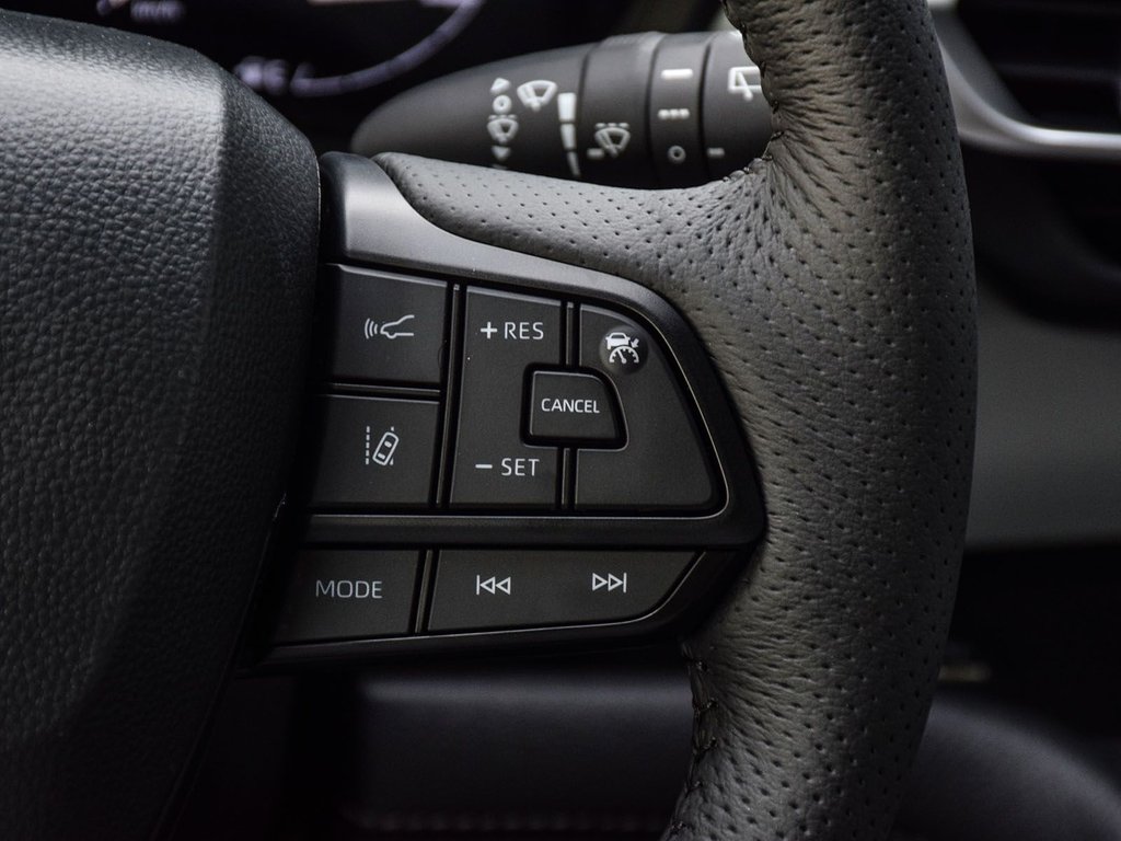 2025 Toyota Sienna LE in Mississauga, Ontario - 22 - w1024h768px