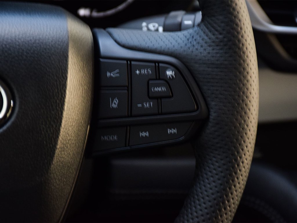 2025 Toyota Sienna LE in Mississauga, Ontario - 20 - w1024h768px