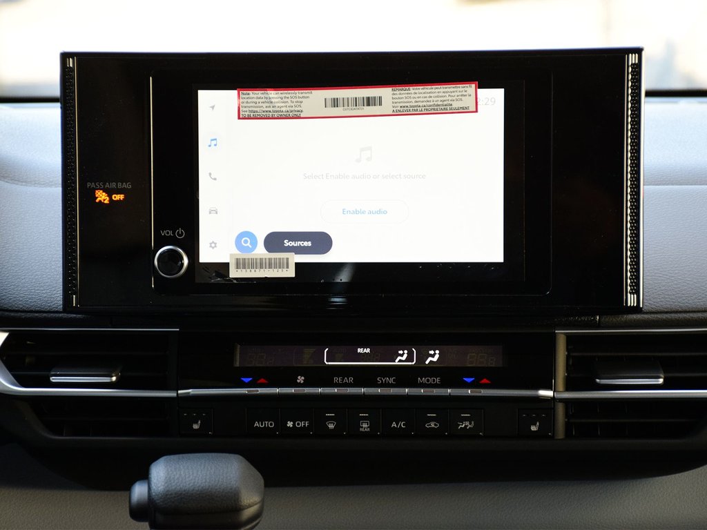 2025 Toyota Sienna LE in Mississauga, Ontario - 14 - w1024h768px