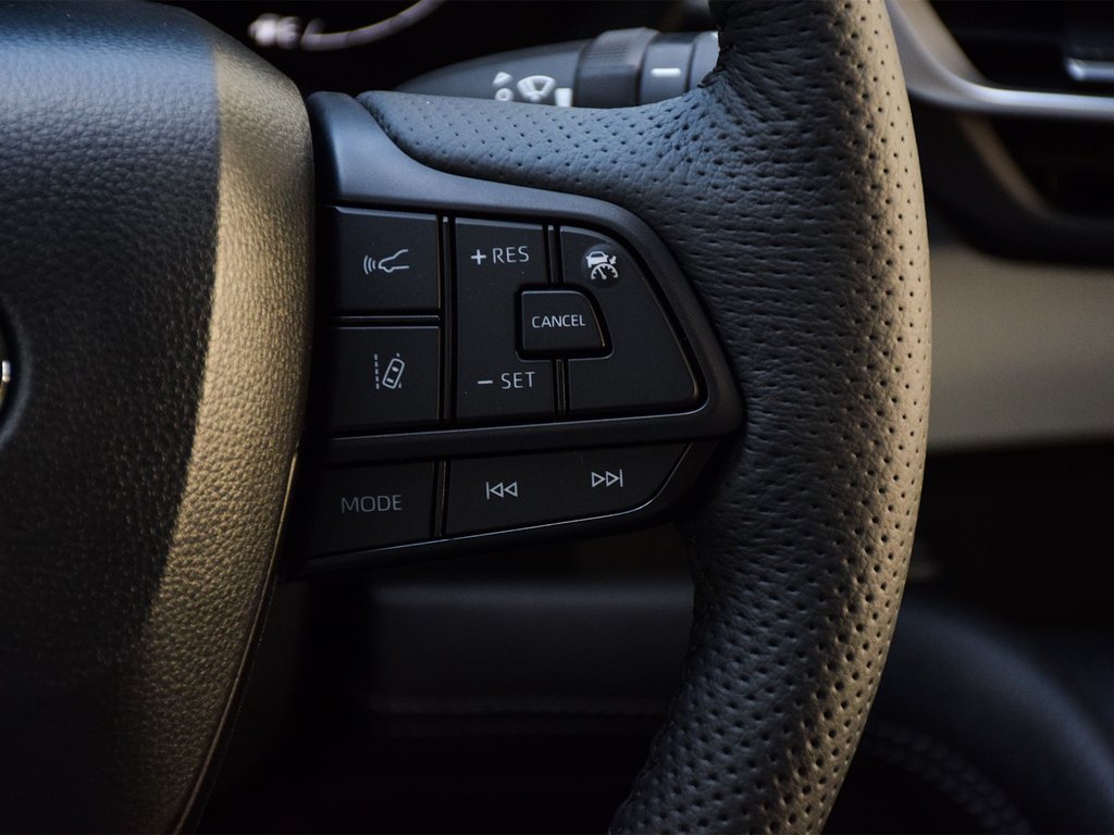 2025 Toyota Sienna LE in Mississauga, Ontario - 21 - w1024h768px