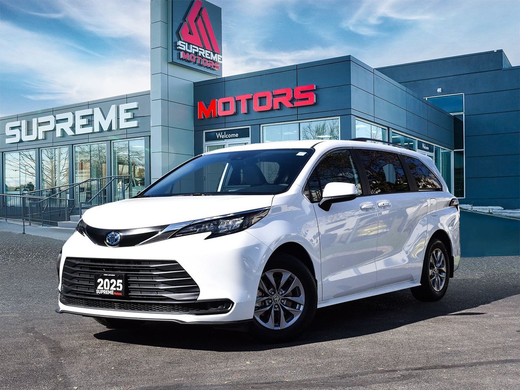 2025 Toyota Sienna LE in Mississauga, Ontario - 2 - w1024h768px
