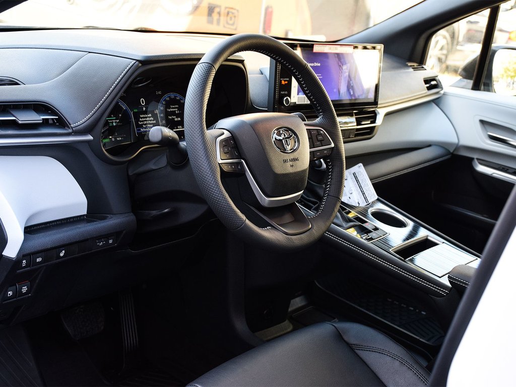 2025 Toyota Sienna XSE FWD in Mississauga, Ontario - 6 - w1024h768px