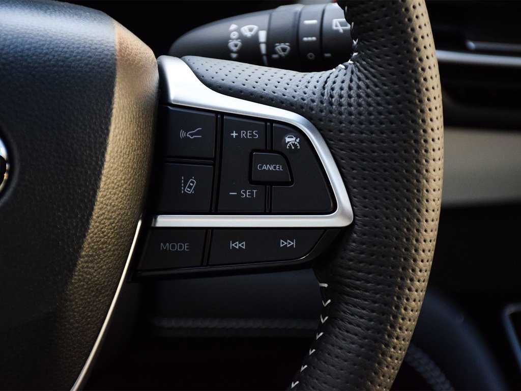 2025 Toyota Sienna XSE FWD in Mississauga, Ontario - 23 - w1024h768px