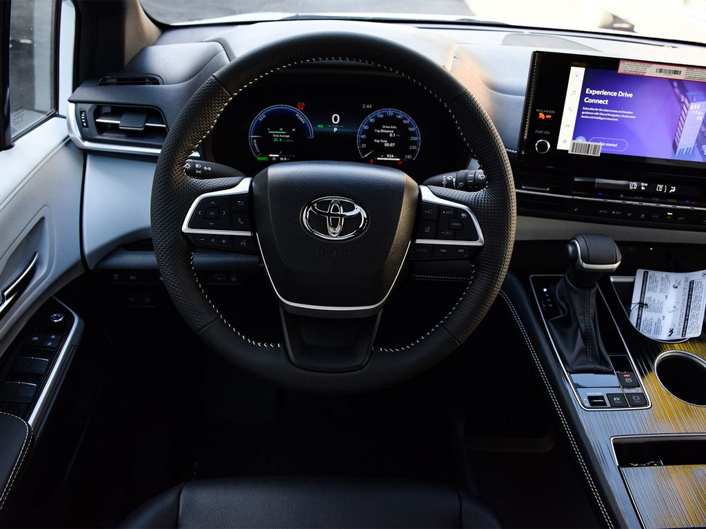 2025 Toyota Sienna XSE FWD in Mississauga, Ontario - 18 - w1024h768px