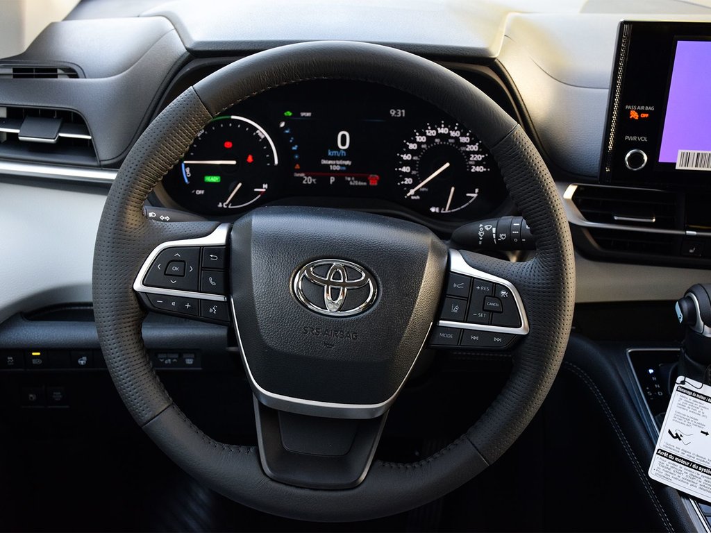 2025 Toyota Sienna XLE in Mississauga, Ontario - 18 - w1024h768px
