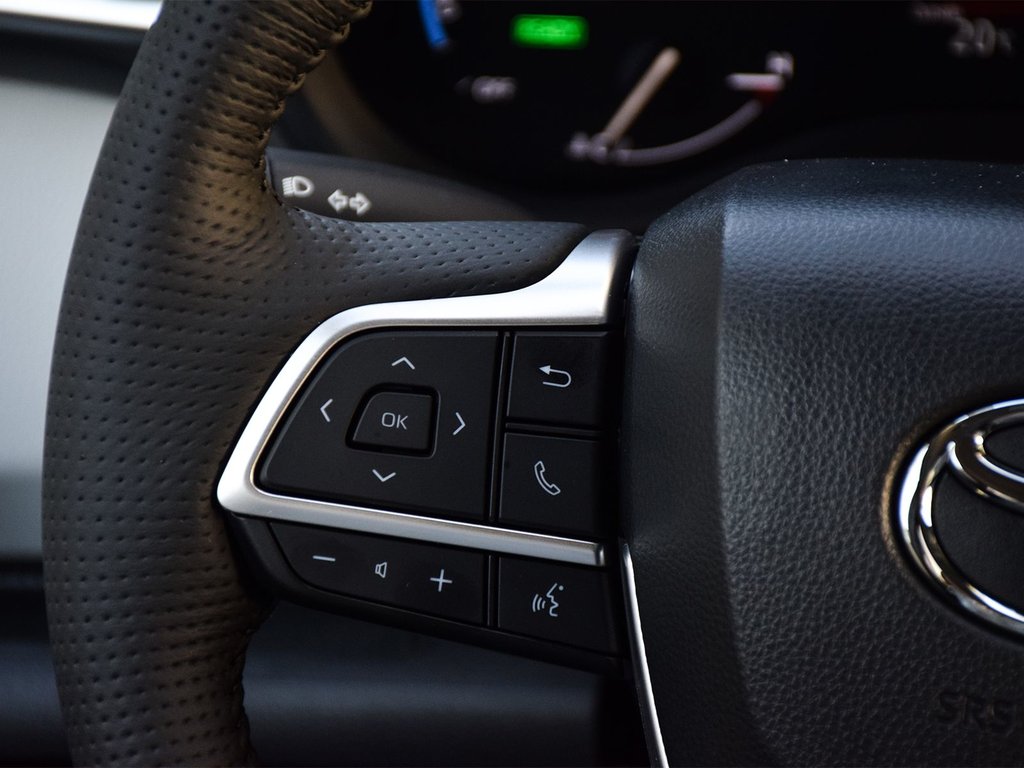 2025 Toyota Sienna XLE in Mississauga, Ontario - 20 - w1024h768px