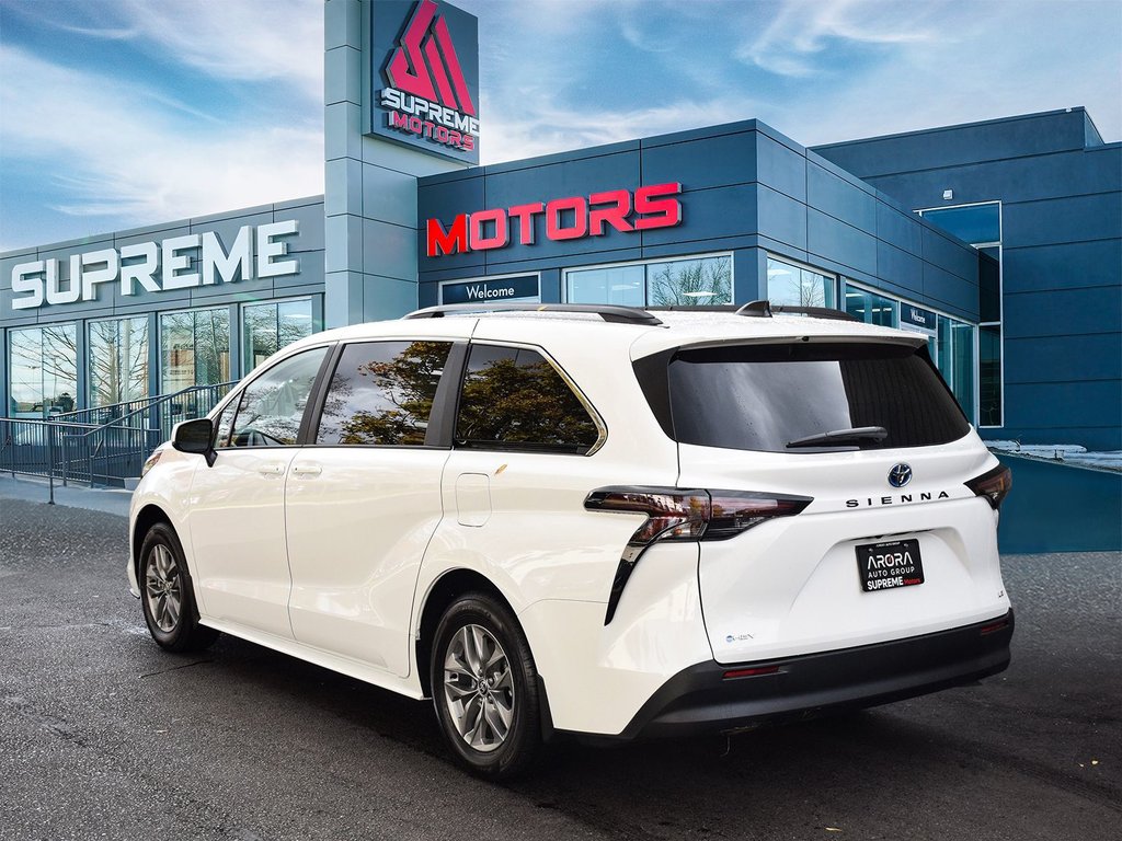 2025 Toyota Sienna LE in Mississauga, Ontario - 5 - w1024h768px