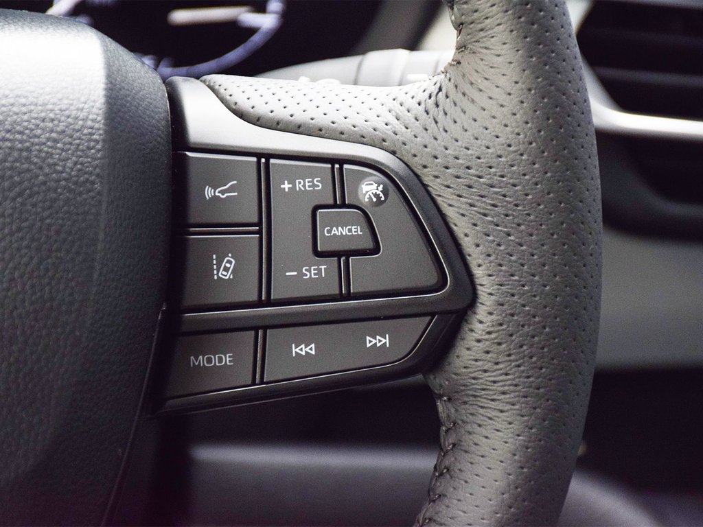 2025 Toyota Sienna LE in Mississauga, Ontario - 20 - w1024h768px