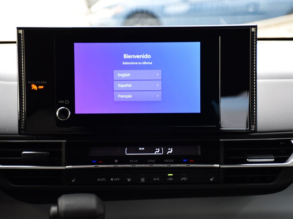 2025 Toyota Sienna LE in Mississauga, Ontario - 14 - w1024h768px