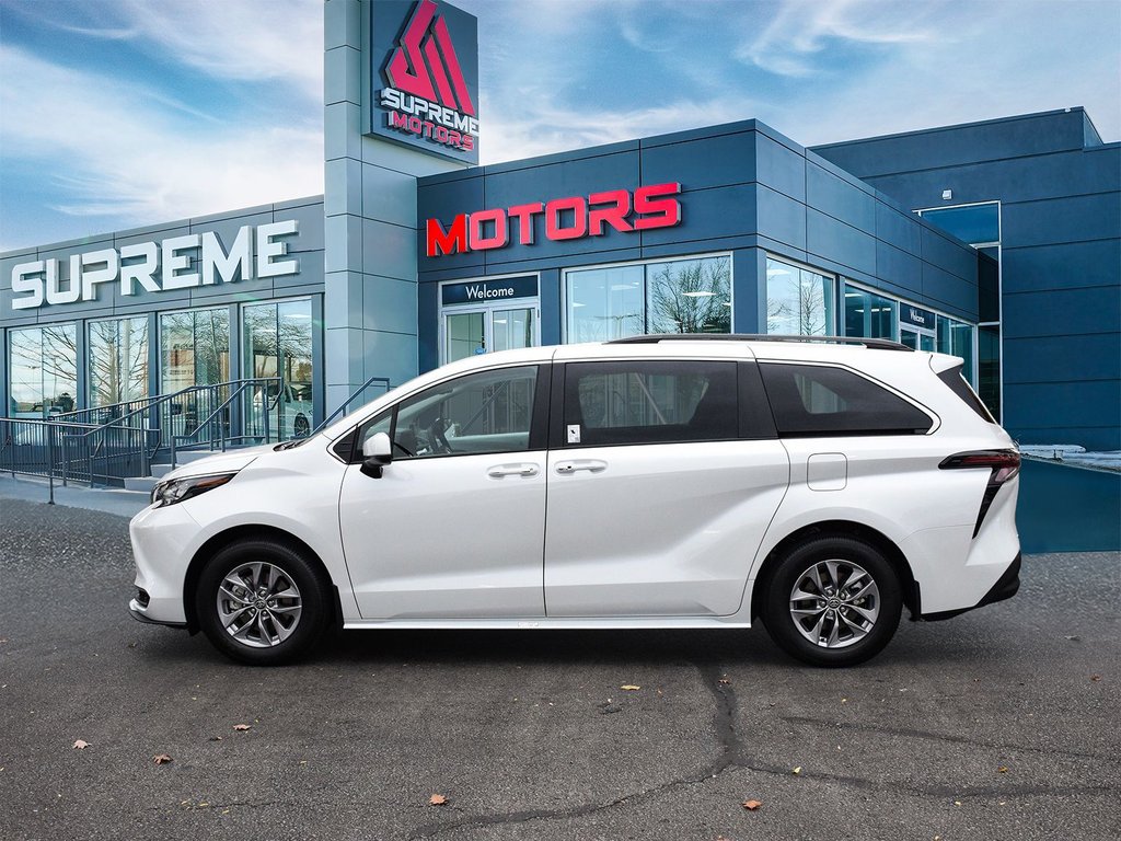 2025 Toyota Sienna XLE in Mississauga, Ontario - 3 - w1024h768px