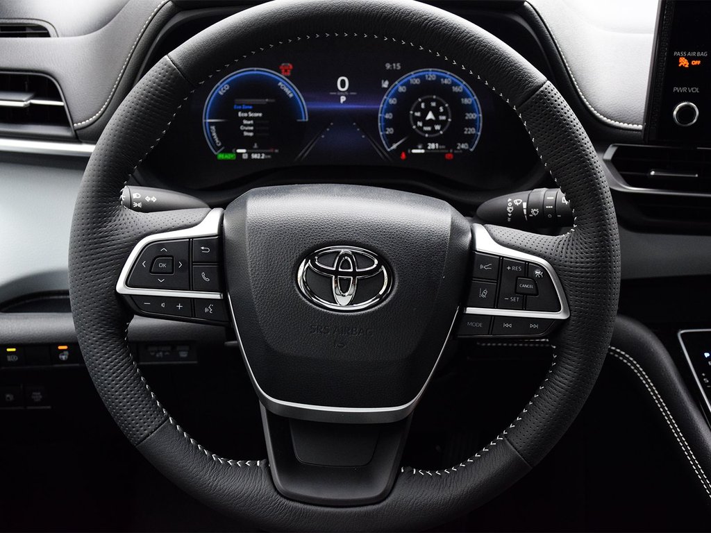 2025 Toyota Sienna XSE in Mississauga, Ontario - 17 - w1024h768px