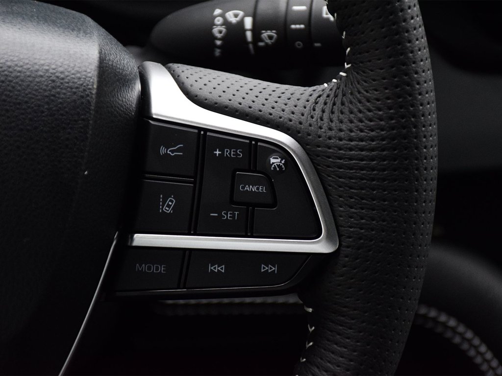 2025 Toyota Sienna XSE in Mississauga, Ontario - 20 - w1024h768px