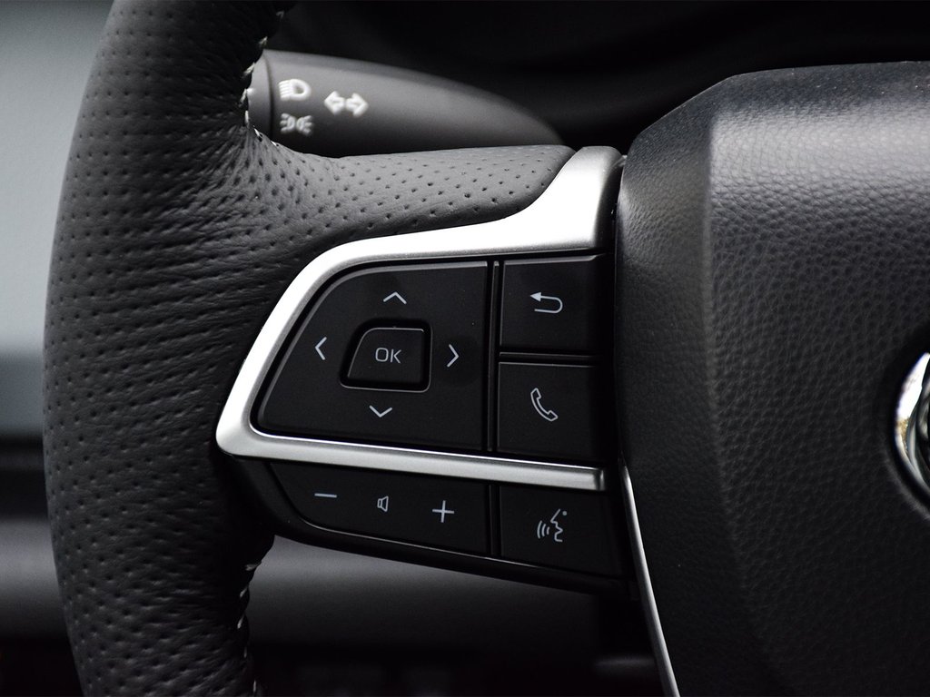 2025 Toyota Sienna XSE in Mississauga, Ontario - 19 - w1024h768px