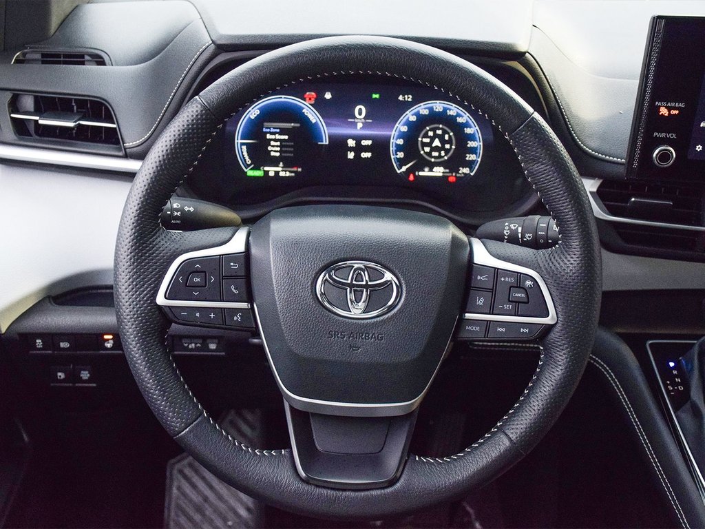 2025 Toyota Sienna XSE in Mississauga, Ontario - 18 - w1024h768px