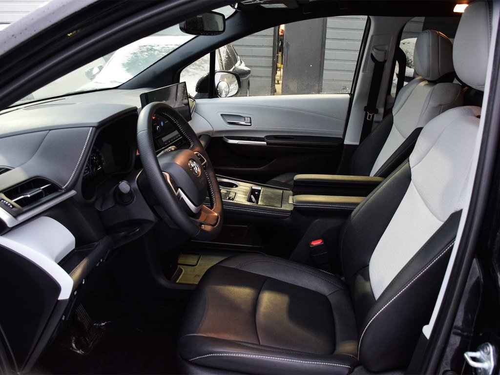 2025 Toyota Sienna XSE in Mississauga, Ontario - 7 - w1024h768px