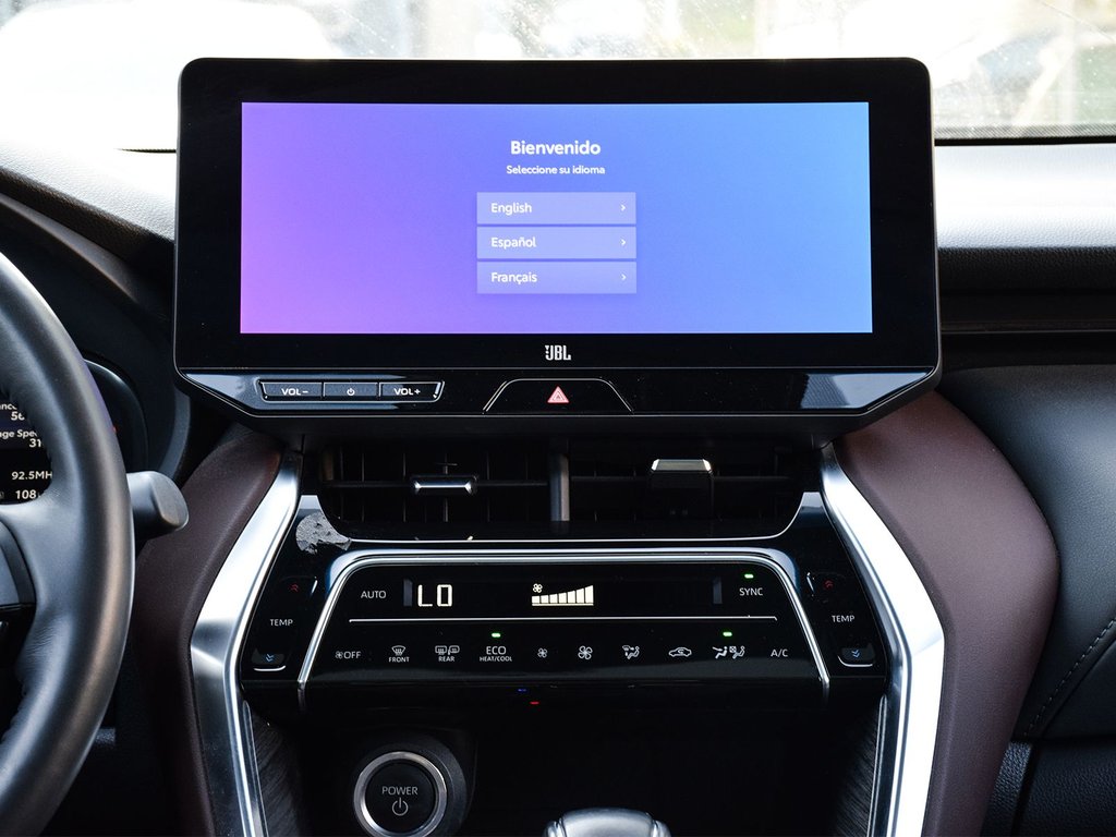 2023 Toyota Venza Limited in Mississauga, Ontario - 15 - w1024h768px