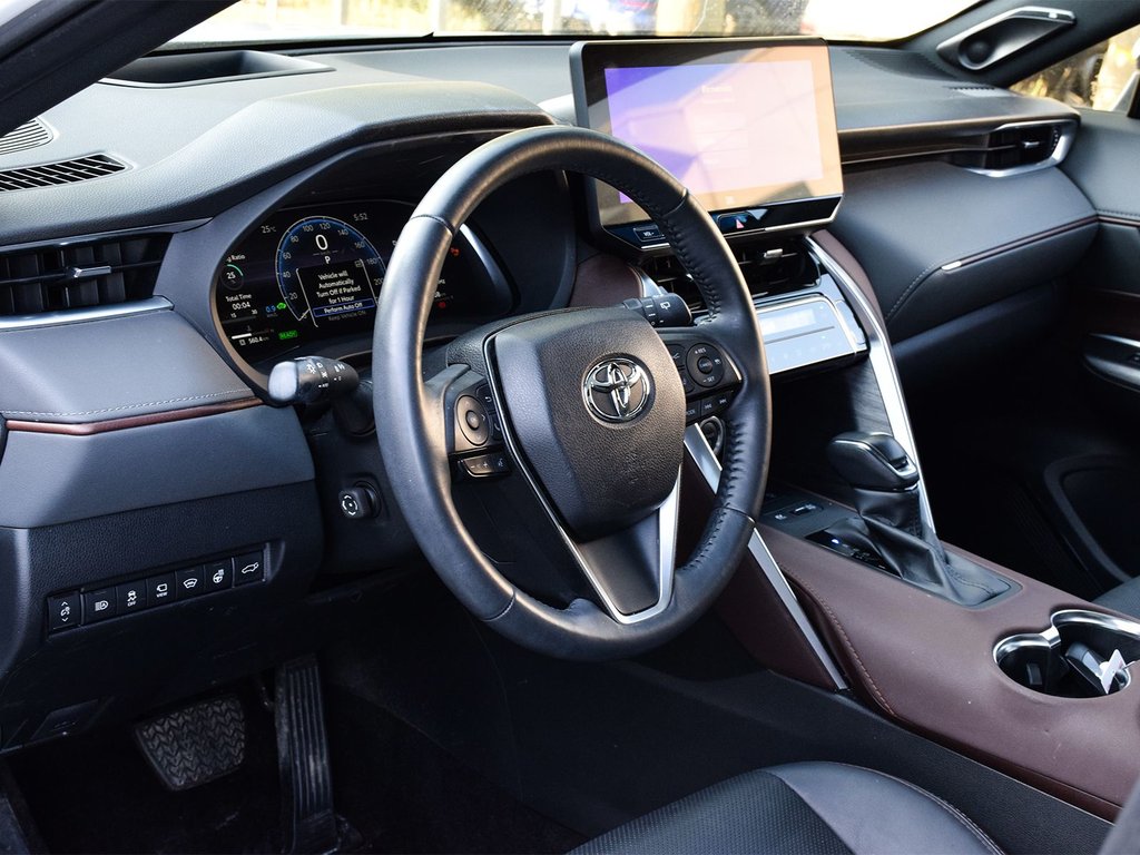 2023 Toyota Venza Limited in Mississauga, Ontario - 7 - w1024h768px