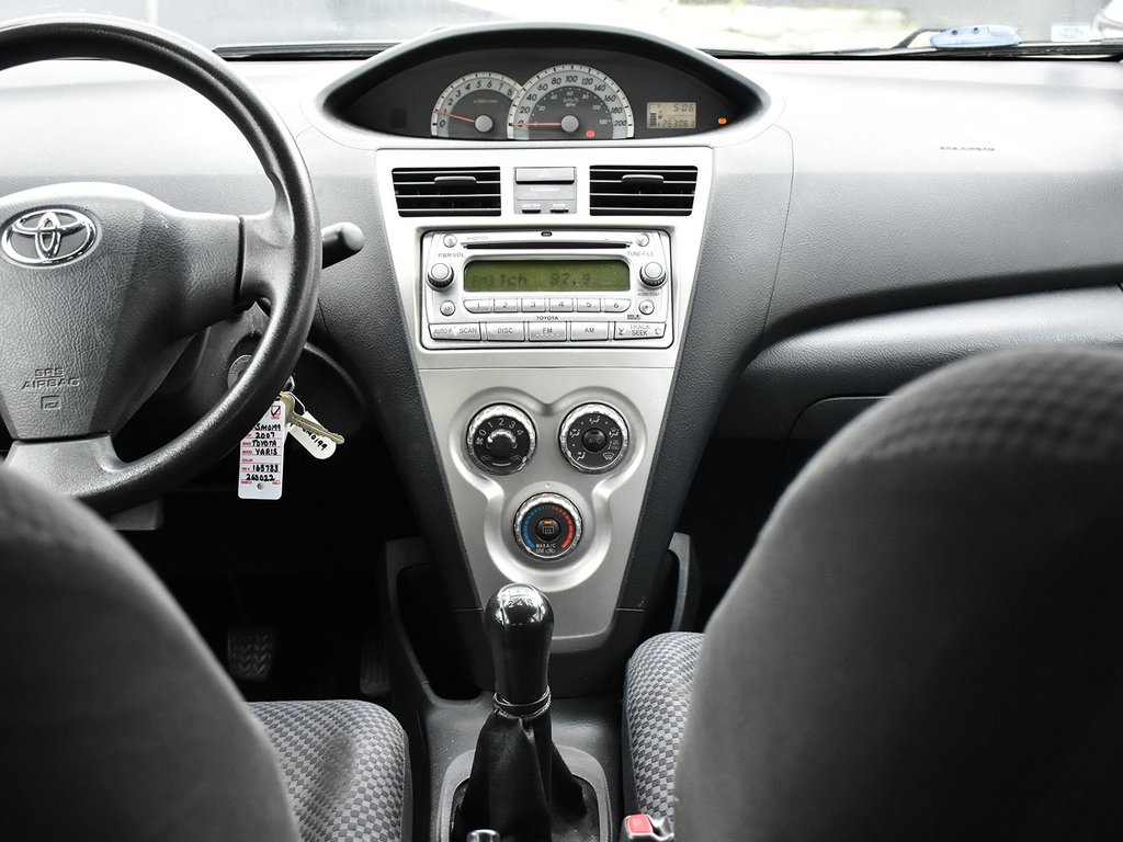 2007 Toyota Yaris BASE in Mississauga, Ontario - 12 - w1024h768px