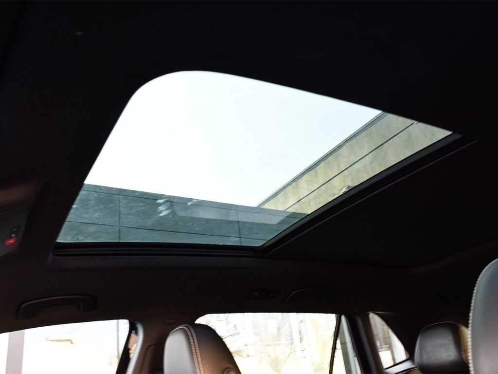 2022 Volkswagen Atlas Cross Sport Highline in Mississauga, Ontario - 9 - w1024h768px