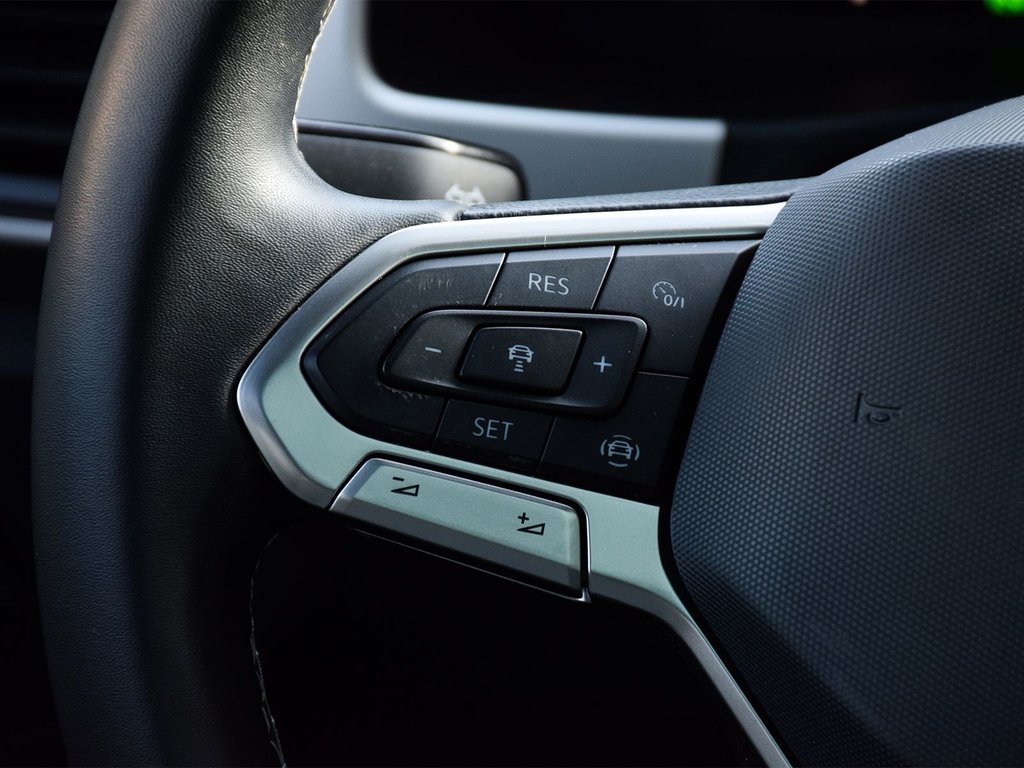 2022 Volkswagen Atlas Cross Sport Highline in Mississauga, Ontario - 22 - w1024h768px