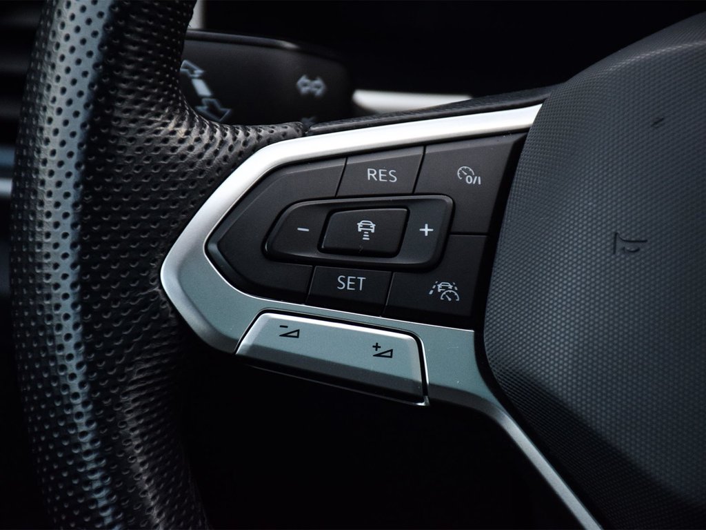 2023 Volkswagen Atlas Execline in Mississauga, Ontario - 22 - w1024h768px