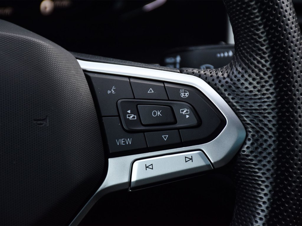 2023 Volkswagen Atlas Execline in Mississauga, Ontario - 23 - w1024h768px