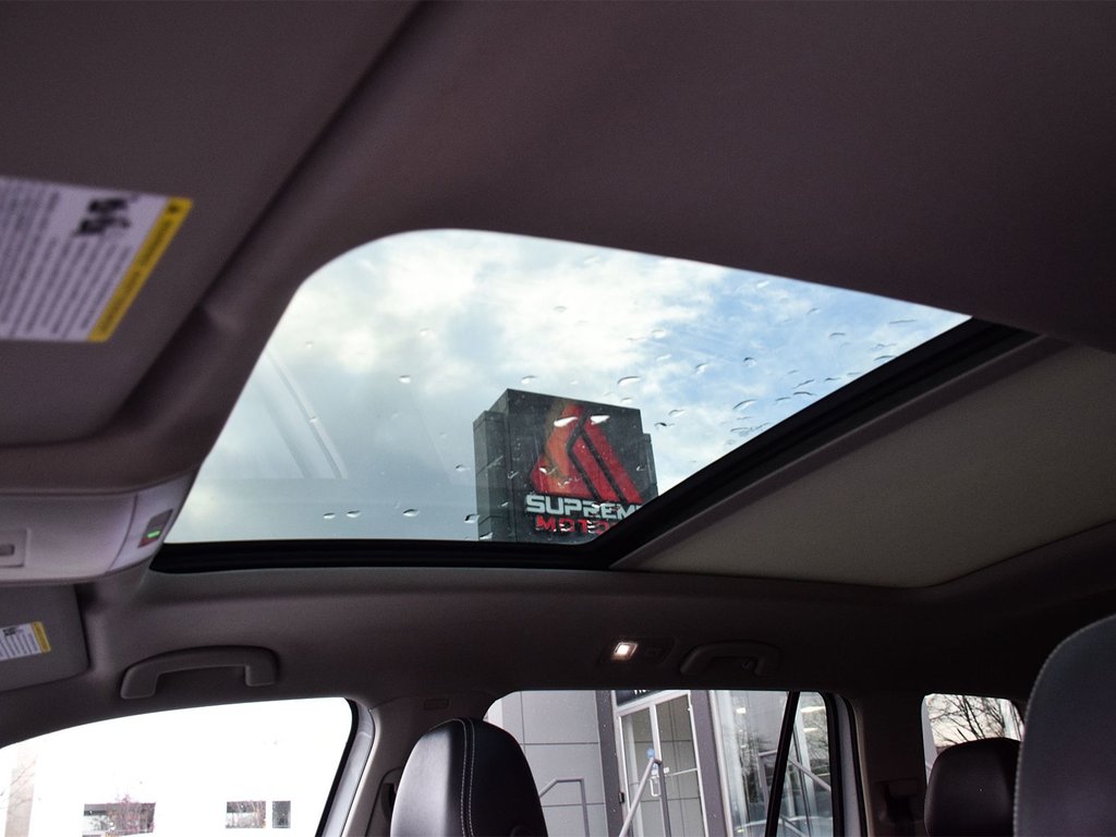 2023 Volkswagen Atlas Execline in Mississauga, Ontario - 10 - w1024h768px